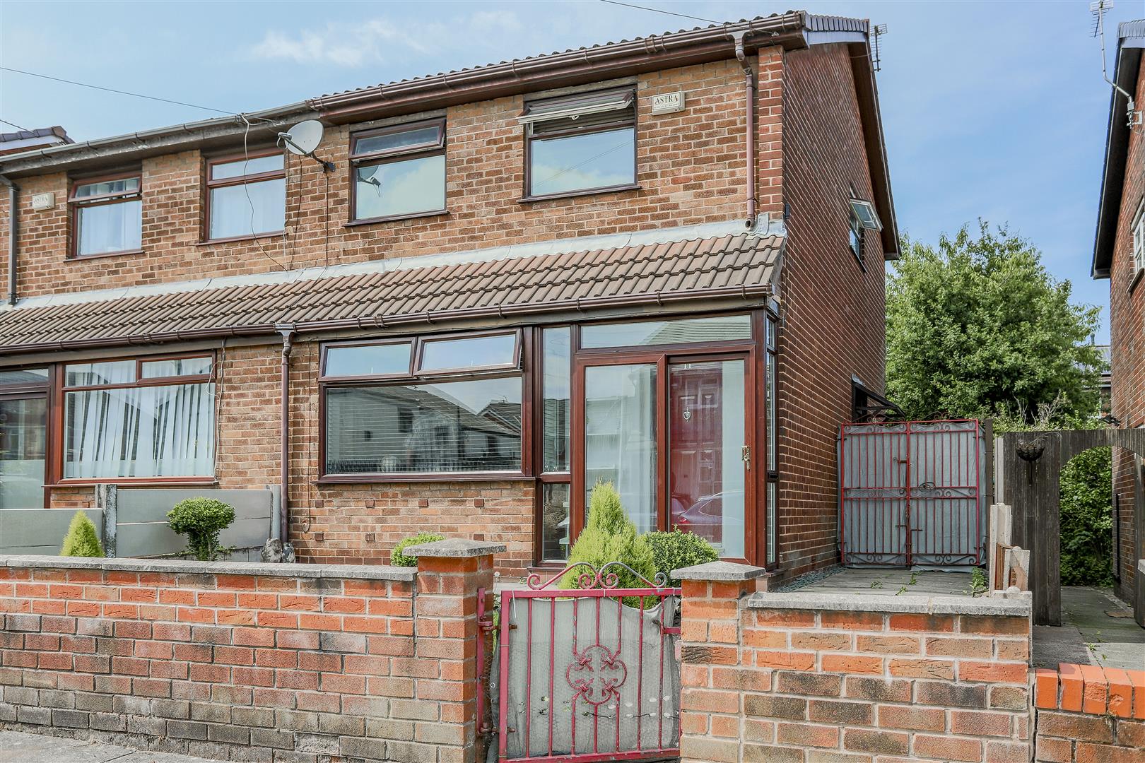 2 Bed Semi-detached House For Sale - Main Image